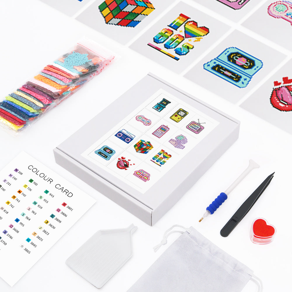 Mini Kunst craft kit with colorful designs, threads, tools, and color card for creative art projects.