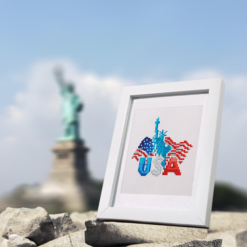 Framed USA Edition Mini Kunst Diamond Painting with Statue of Liberty in the background